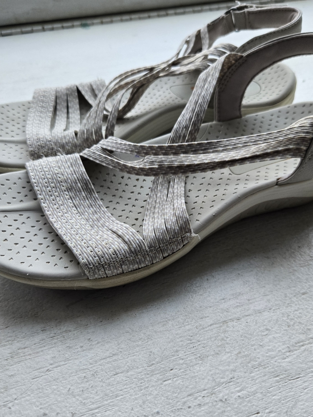 Skechers Women's Metallic Gray Strappy Comfort Sandals - Picture 8 of 16
